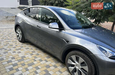 Внедорожник / Кроссовер Tesla Model Y 2024 в 