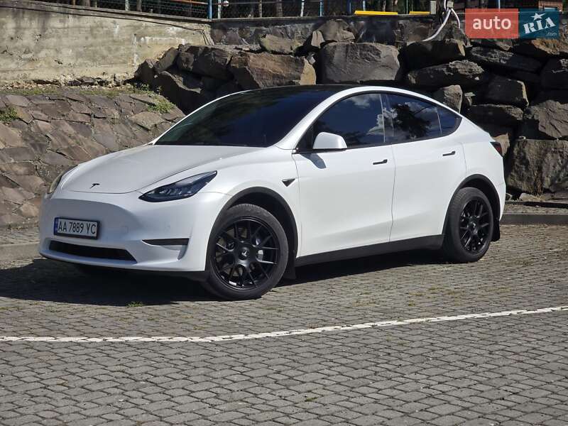 Внедорожник / Кроссовер Tesla Model Y 2021 в Ужгороде