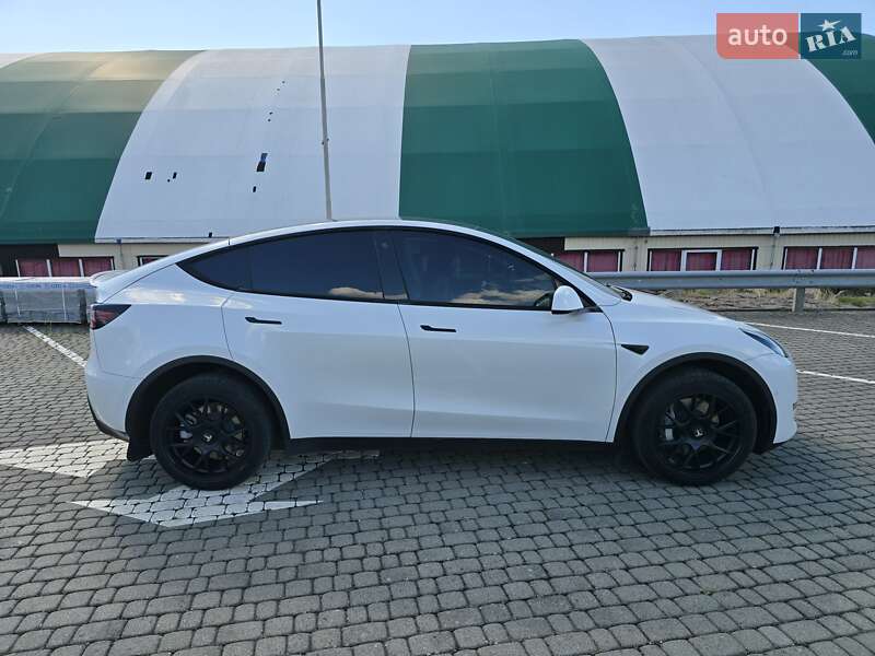 Внедорожник / Кроссовер Tesla Model Y 2021 в Ужгороде