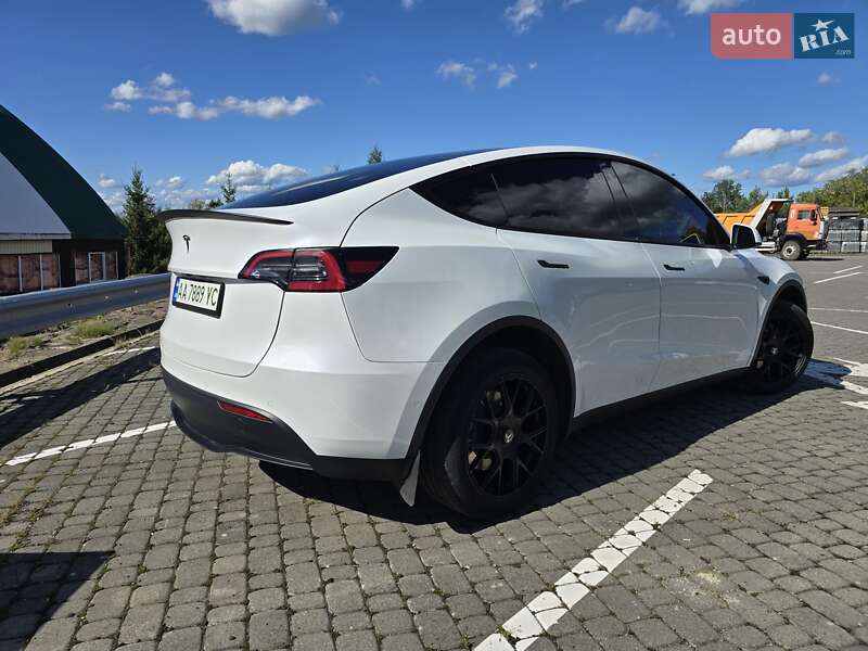Внедорожник / Кроссовер Tesla Model Y 2021 в Ужгороде