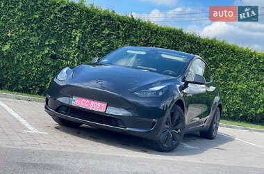 Позашляховик / Кросовер Tesla Model Y 2024 в 