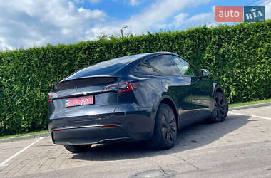 Позашляховик / Кросовер Tesla Model Y 2024 в 