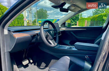 Позашляховик / Кросовер Tesla Model Y 2024 в 