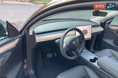 Позашляховик / Кросовер Tesla Model Y 2024 в 