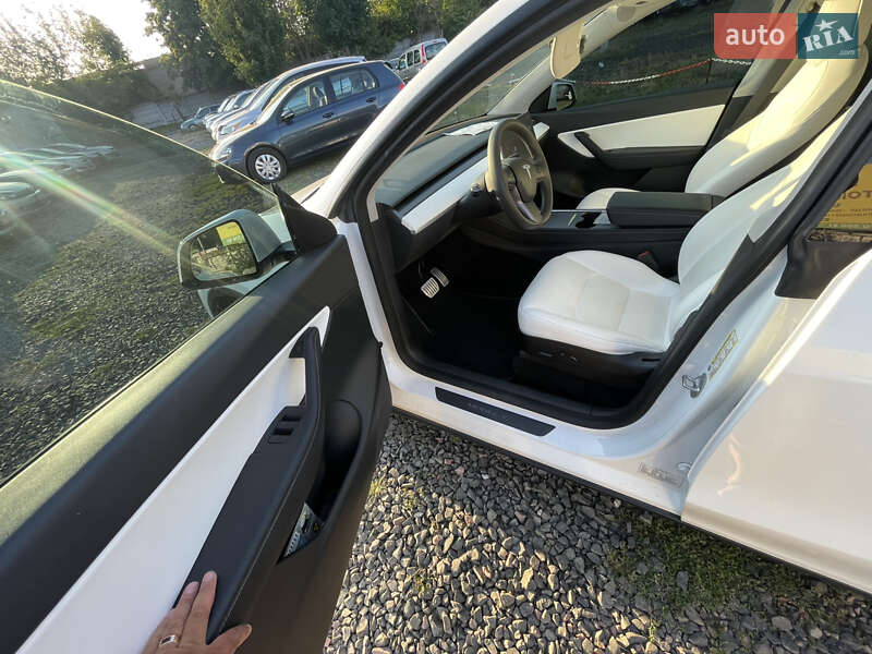 Позашляховик / Кросовер Tesla Model Y 2021 в Луцьку