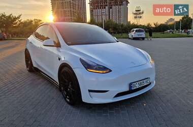 Позашляховик / Кросовер Tesla Model Y 2022 в 