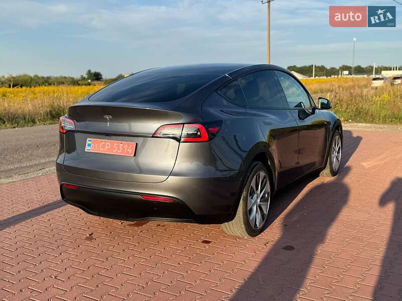 Позашляховик / Кросовер Tesla Model Y 2023 в 