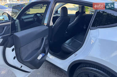 Внедорожник / Кроссовер Tesla Model Y 2021 в 