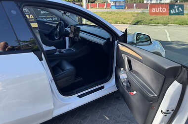 Внедорожник / Кроссовер Tesla Model Y 2021 в 