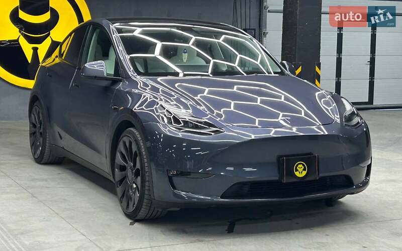 Внедорожник / Кроссовер Tesla Model Y 2023 в Черновцах