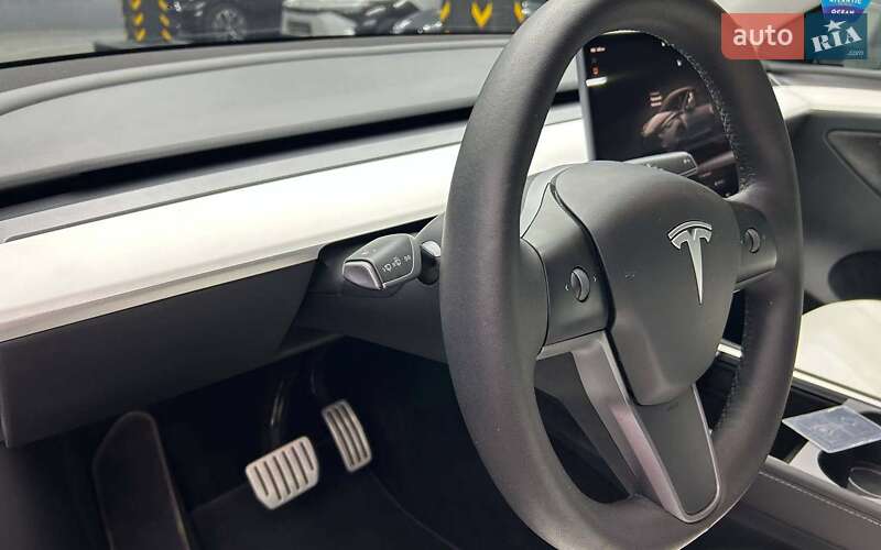 Внедорожник / Кроссовер Tesla Model Y 2023 в Черновцах