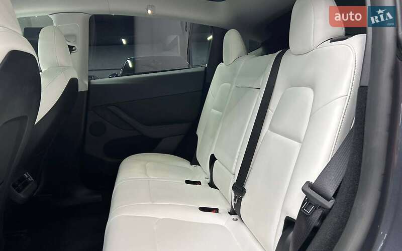 Внедорожник / Кроссовер Tesla Model Y 2023 в Черновцах