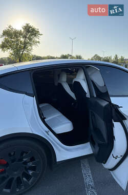 Внедорожник / Кроссовер Tesla Model Y 2023 в 
