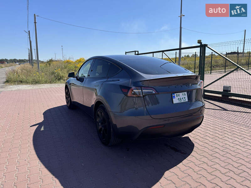 Внедорожник / Кроссовер Tesla Model Y 2022 в Ровно