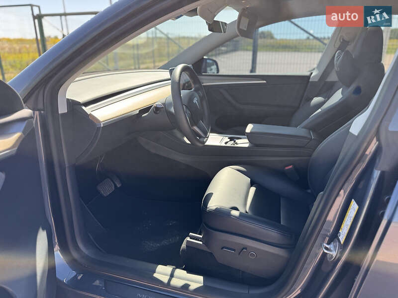 Внедорожник / Кроссовер Tesla Model Y 2022 в Ровно