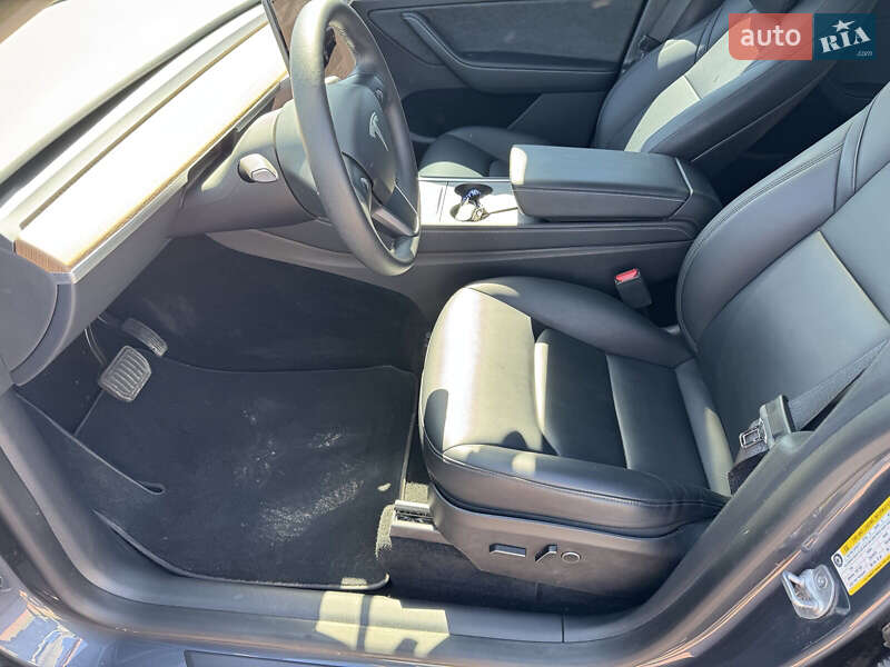 Внедорожник / Кроссовер Tesla Model Y 2022 в Ровно