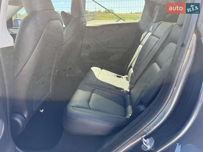 Внедорожник / Кроссовер Tesla Model Y 2022 в Ровно