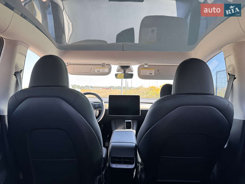 Внедорожник / Кроссовер Tesla Model Y 2022 в Ровно