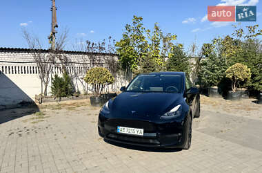 Позашляховик / Кросовер Tesla Model Y 2024 в 