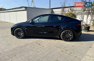 Позашляховик / Кросовер Tesla Model Y 2024 в 