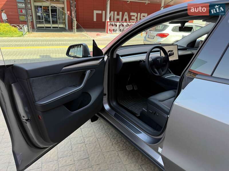 Внедорожник / Кроссовер Tesla Model Y 2023 в Львове