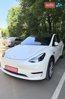 Позашляховик / Кросовер Tesla Model Y 2024 в 