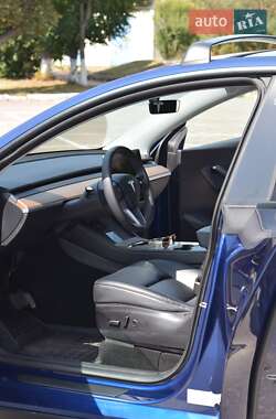 Внедорожник / Кроссовер Tesla Model Y 2021 в 