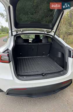 Внедорожник / Кроссовер Tesla Model Y 2021 в 