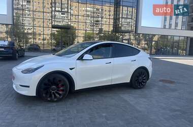 Внедорожник / Кроссовер Tesla Model Y 2021 в 