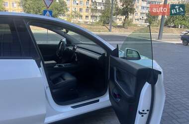 Внедорожник / Кроссовер Tesla Model Y 2021 в 