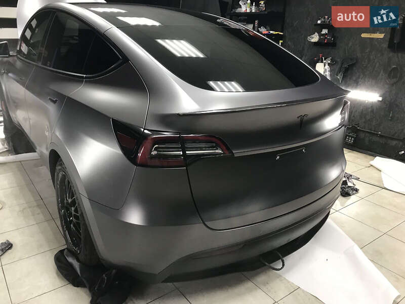 Позашляховик / Кросовер Tesla Model Y 2021 в Рівному