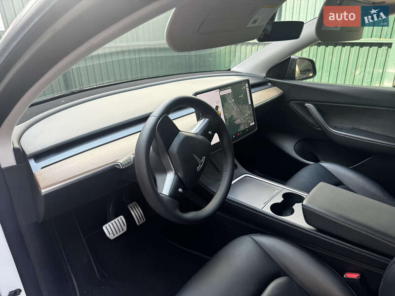Позашляховик / Кросовер Tesla Model Y 2021 в Рівному
