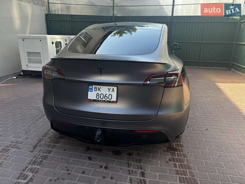 Позашляховик / Кросовер Tesla Model Y 2021 в Рівному
