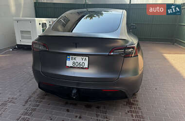 Внедорожник / Кроссовер Tesla Model Y 2021 в 
