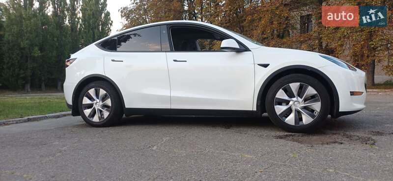 Позашляховик / Кросовер Tesla Model Y 2023 в Києві