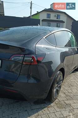 Позашляховик / Кросовер Tesla Model Y 2024 в 