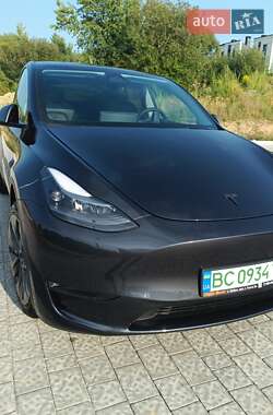Позашляховик / Кросовер Tesla Model Y 2024 в 