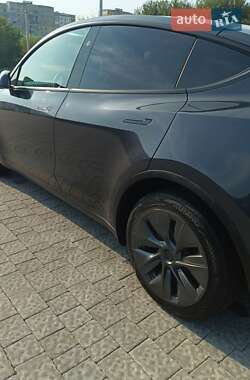 Позашляховик / Кросовер Tesla Model Y 2024 в 
