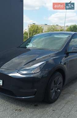 Позашляховик / Кросовер Tesla Model Y 2024 в 