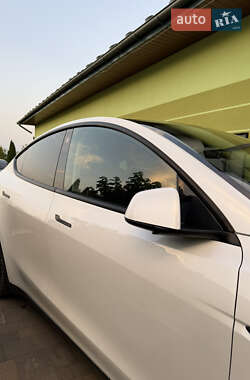 Позашляховик / Кросовер Tesla Model Y 2021 в 