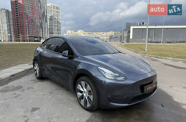 Позашляховик / Кросовер Tesla Model Y 2024 в 