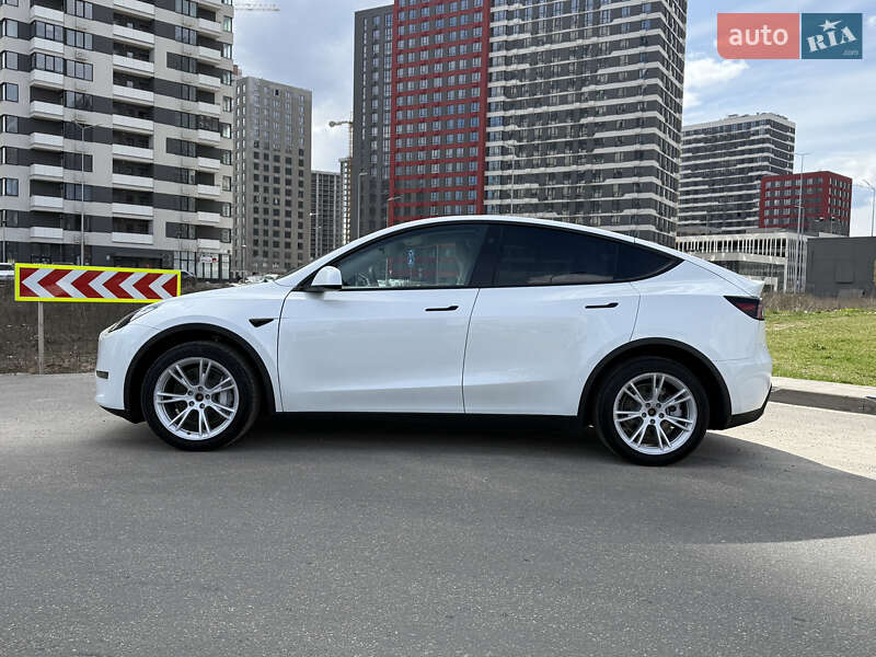 Позашляховик / Кросовер Tesla Model Y 2023 в Києві
