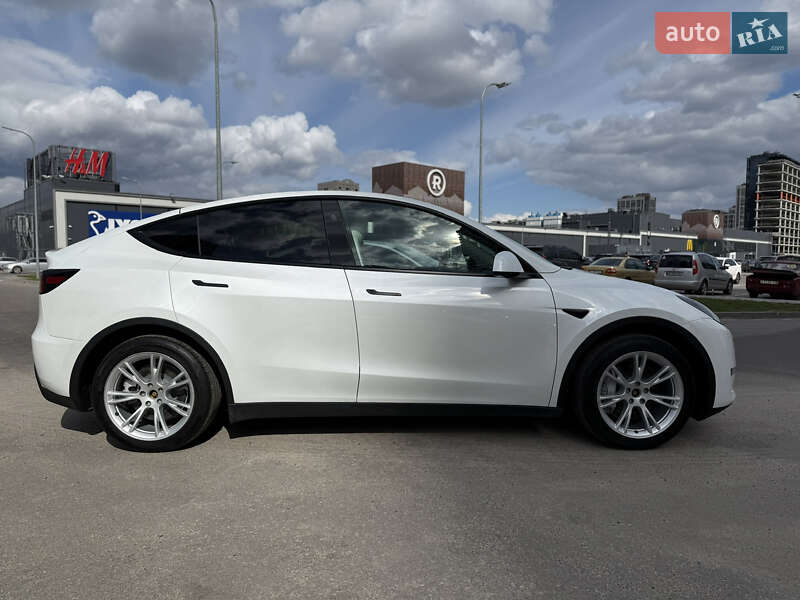Позашляховик / Кросовер Tesla Model Y 2023 в Києві