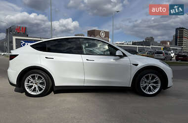 Позашляховик / Кросовер Tesla Model Y 2023 в 