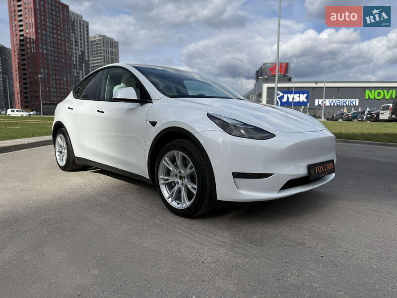 Позашляховик / Кросовер Tesla Model Y 2023 в Києві