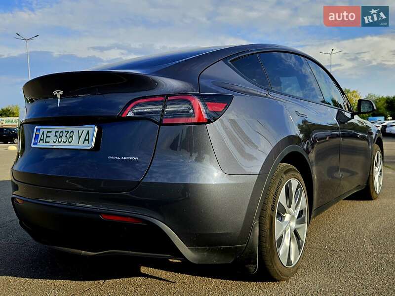 Позашляховик / Кросовер Tesla Model Y 2023 в Дніпрі