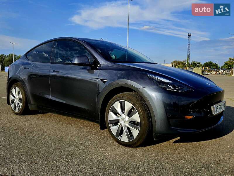 Позашляховик / Кросовер Tesla Model Y 2023 в Дніпрі