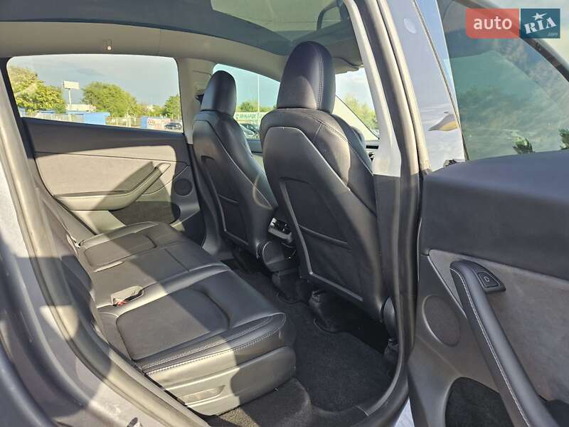 Позашляховик / Кросовер Tesla Model Y 2023 в Дніпрі