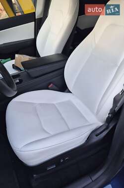 Позашляховик / Кросовер Tesla Model Y 2021 в 