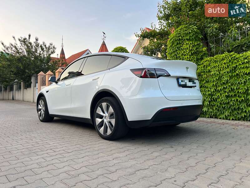Tesla Model Y 2021